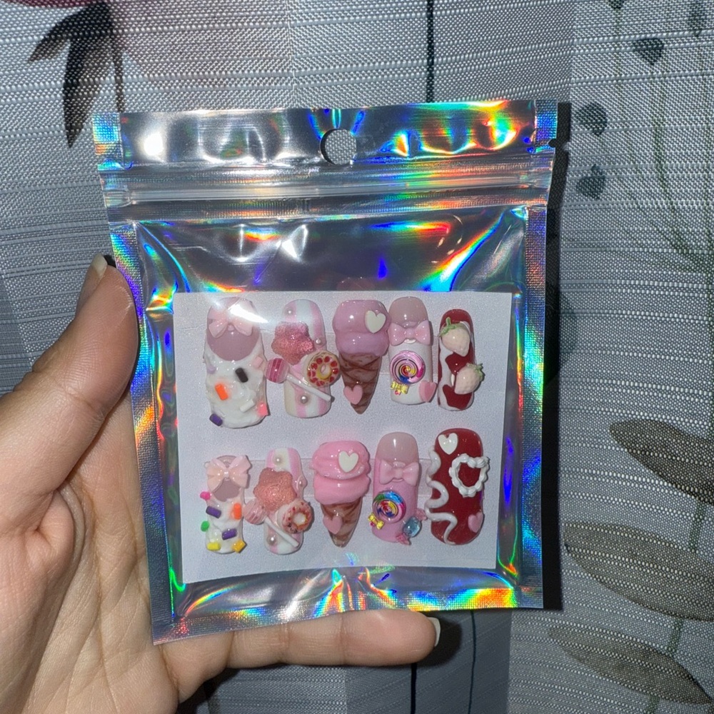 Dessert press on nails